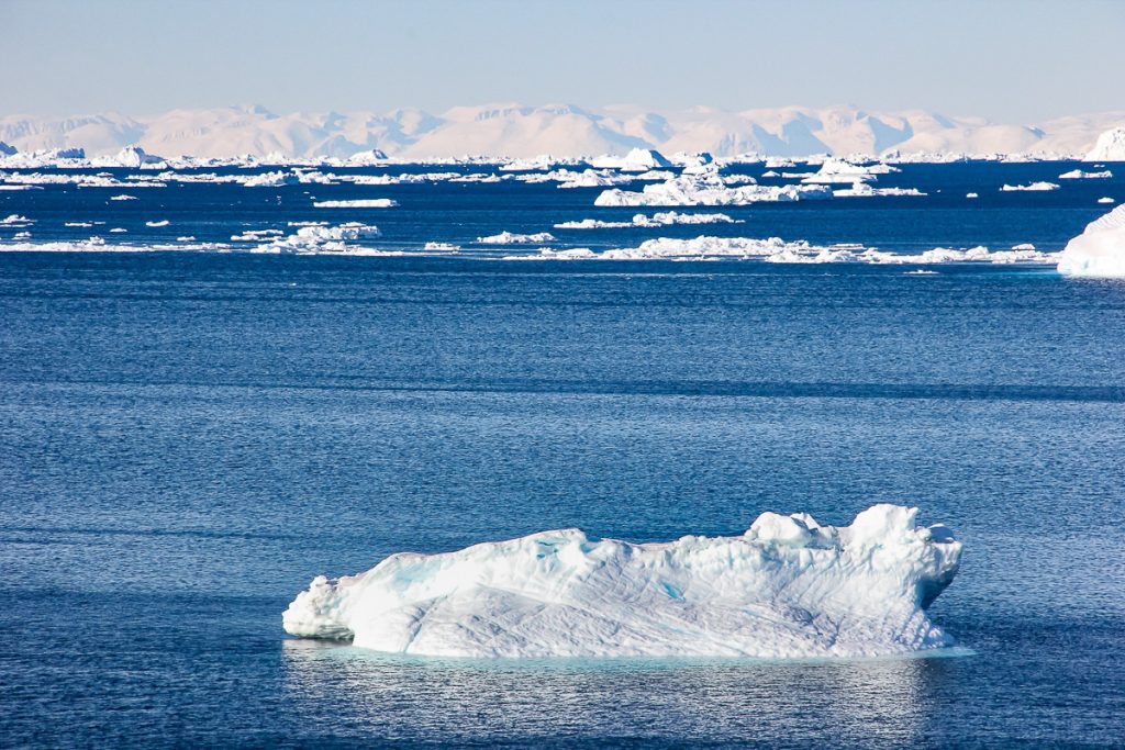 Această imagine are atributul alt gol; numele fișierului este disko-island-from-ilulissat-1024x683.jpg