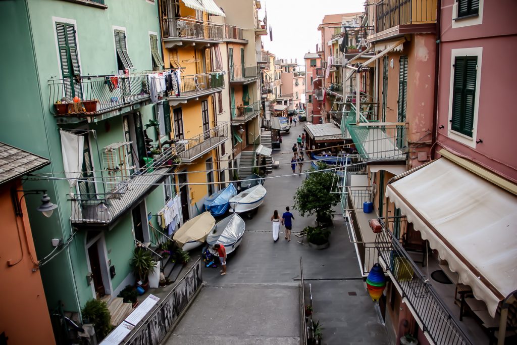 MANAROLA%20editate/oras/manarola%20main%20street.jpg