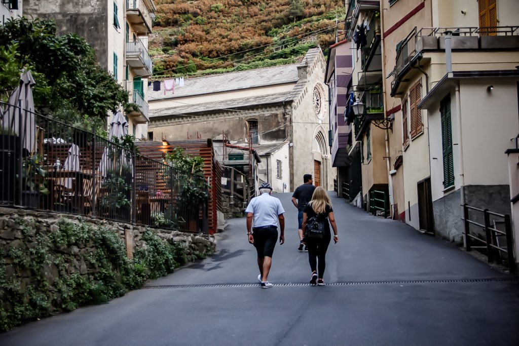 ../../manarola%20de%20lucru/piata%20centrala/urcarea%20spre%20piata.JPG