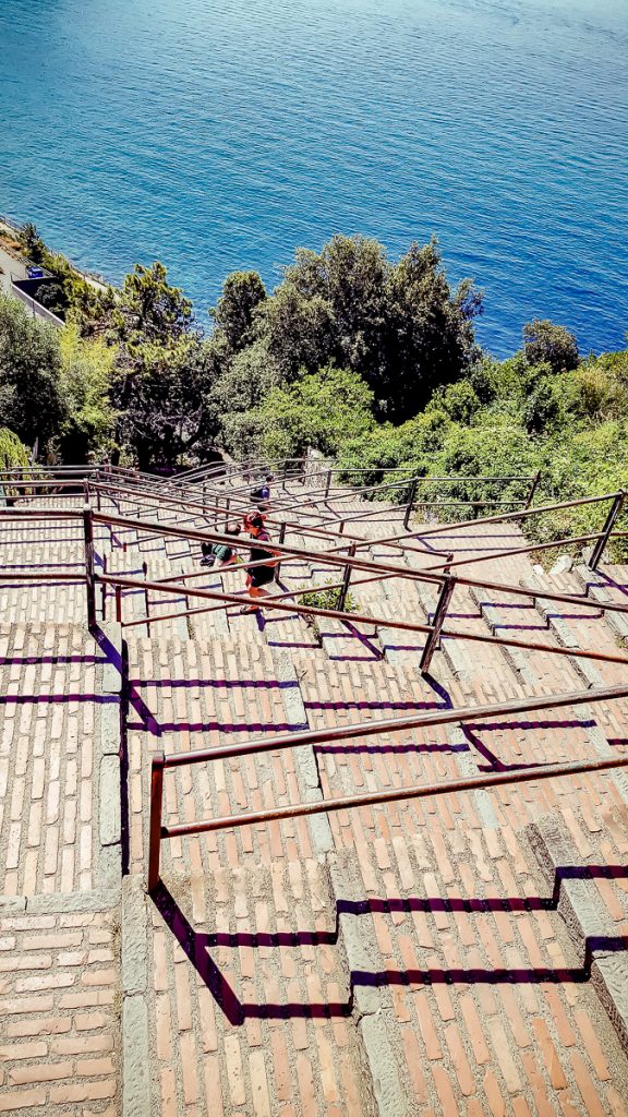 CORNIGLIA%20poze%20de%20lucru/corniglia%20stairs_2.jpg