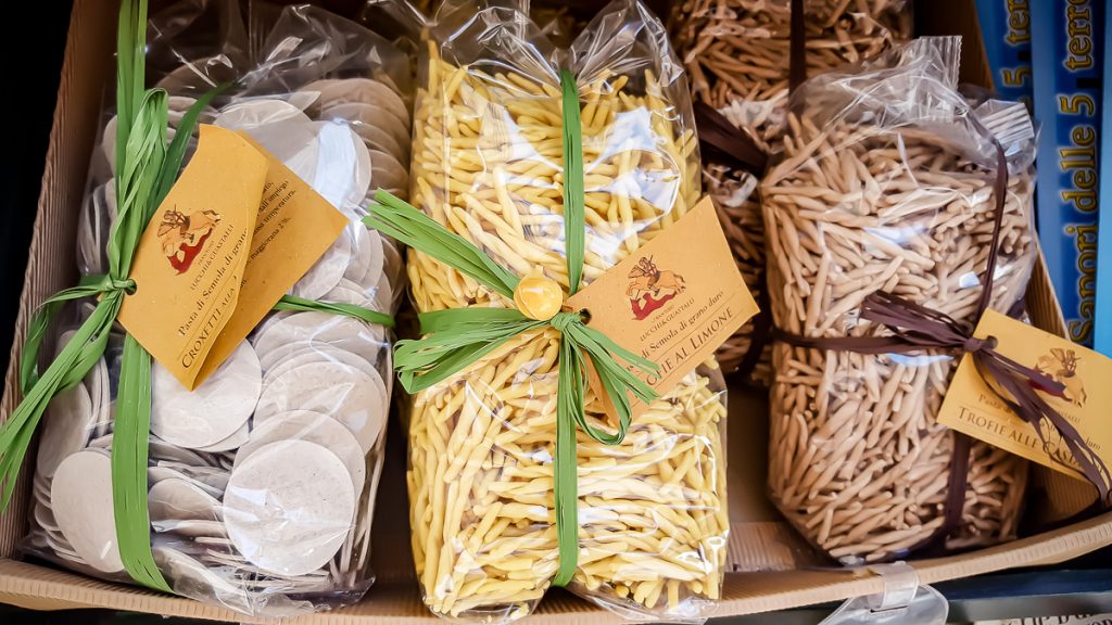 URMATOARELE%20DE%20PUS%20si%20DE%20LUCRAT/CINQUE%20TERRE%20am%20tot%20aici/POZE%20SITE/4%20vernazza%20poze%20editate/mancare/pasta.jpg