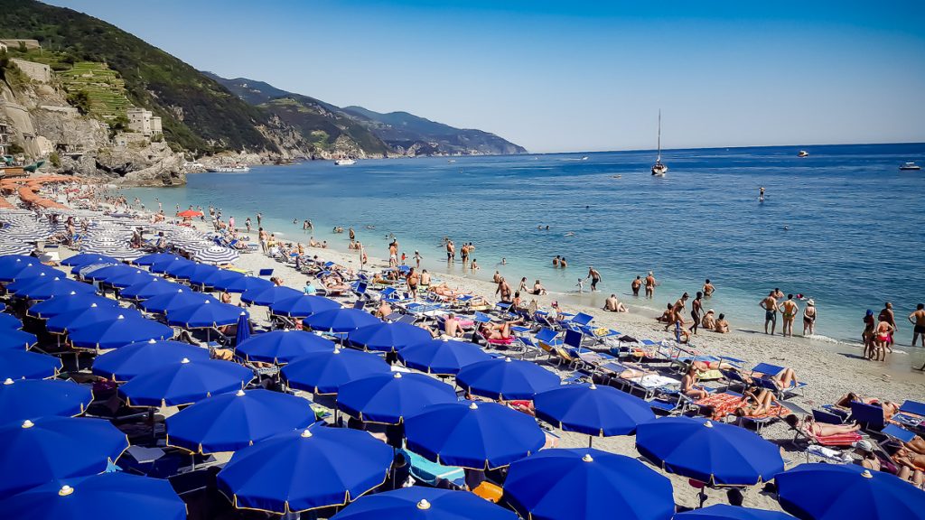 5%20monterosso%20poze%20editate/plaja/monterosso%20al%20mare%20beach_2.jpg