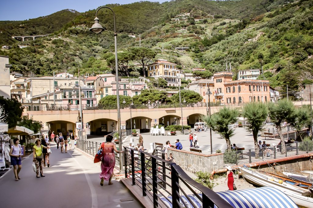 5%20monterosso%20poze%20editate/plaja/monterosso%20al%20mare%20city%20side.jpg