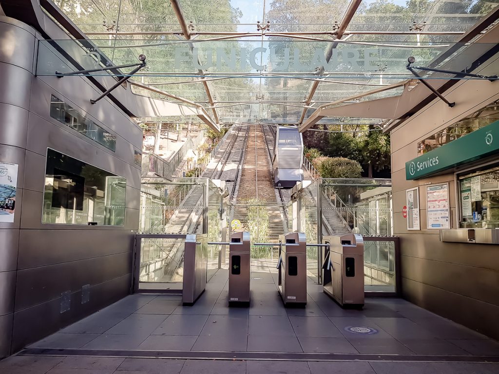 ../paris/funicular%20montmartre.jpg